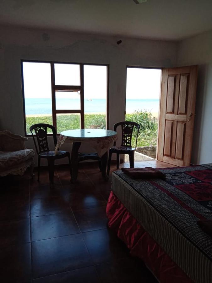 Sea Bay Resort Wennappuwa エクステリア 写真