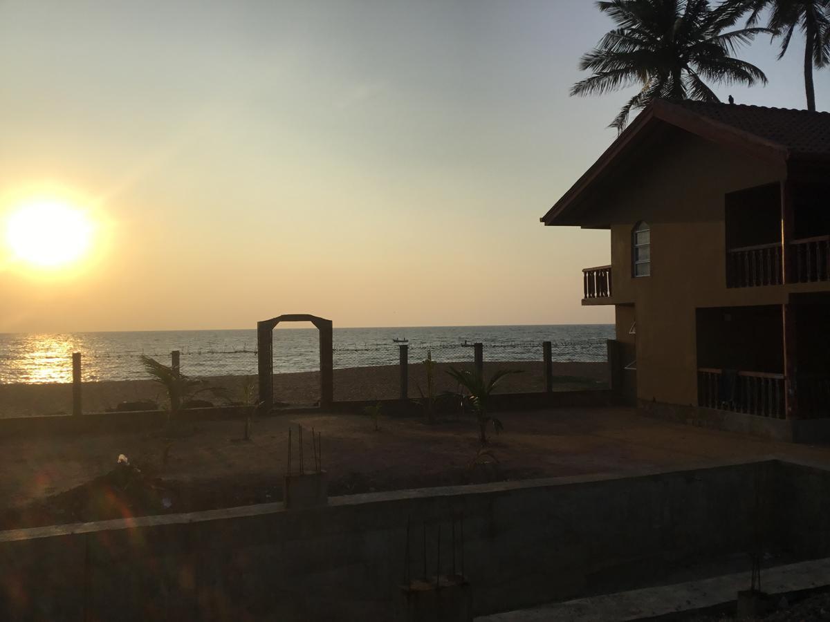 Sea Bay Resort Wennappuwa エクステリア 写真
